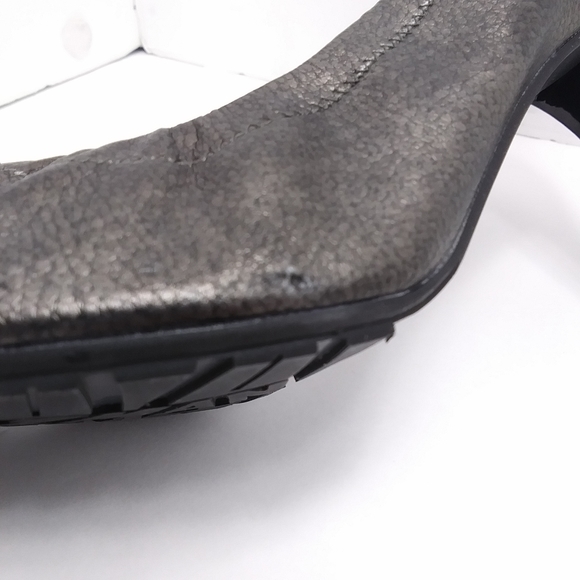 STUART WEITZMAN Pewter & Black Patent Logo Rubber Sole Elastic Sides Pum… - Picture 13 of 15
